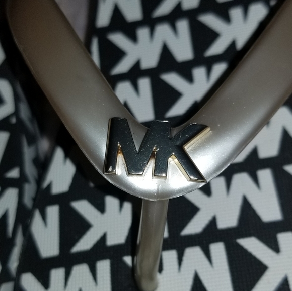 Michael Kors Logo Wedges Flip Flop. Size 10. Black/White/Rose Gold - Picture 3 of 7